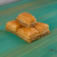 Aragostine stuffed with pistachio cream